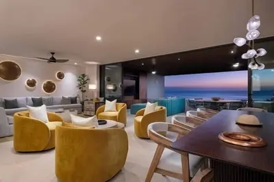 Image de 4 Bedrooms | Panoramic Oceanview Condo w/Private Chef and Steps from the Beach