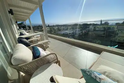 Image de Lasalle Holiday Home - All the space, all the amenities. Sun, fun, views anyone?