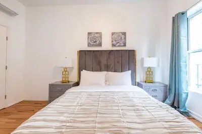 Image de Beautifully furnished 3 Bedroom 1 Bath unit in Nyc