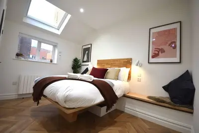 Image de CITYeSCAPE - 2br Apt 1, En-suite, Sofa Bed, Nq