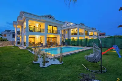 Image de Villa-13333 - Centrally located, crowded family villa with sauna