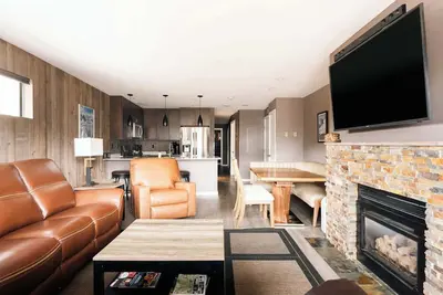 Image de Choice Condo - Walk to Gondola - Sleeps 7!