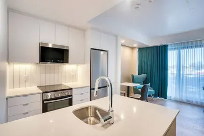 Image de Fully-furnished 1br unit near Cyrville Lrt Train Station in Ottawa