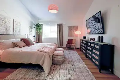 Image de Brand New 4Bed 2Bath Pool Home 6Mins to Beach, near park and Disneyland.