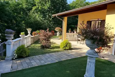 Luxurious  2-bedroom villa with private pool, Ac, WiFi, Vineyard in  Tuscany