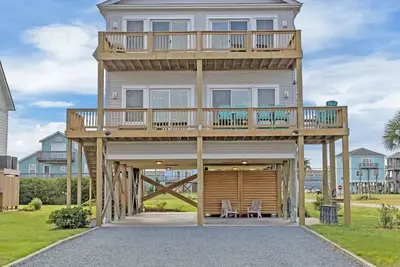 Image de New Listing Sound Access - 4 bed Home