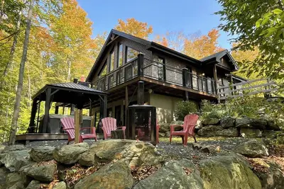 Image de Chalets Signature Eastman, Chalet Le PÜR