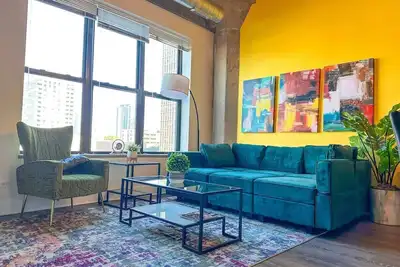Image de McCormick Place Skyline view 2br/2ba with optional parking for up to 8 guests