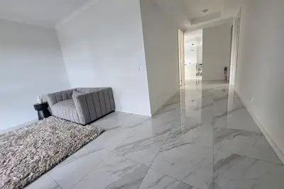 Image de Entire house creekfront with theatre & spa
