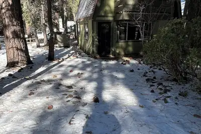Image de The Cozy Baer Cabin - Hot Tub - Close to Bear Mountain