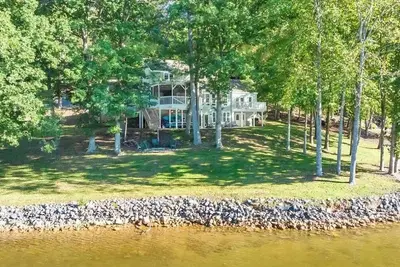 Image de Procrastinated?? Availability from August 18-28 and only a 3 night minimum!