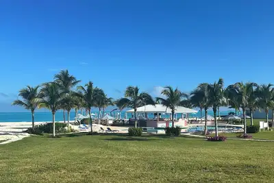 Bahama Beach Club in Paradise, Treasure Cay Beachfront, ground floor condo