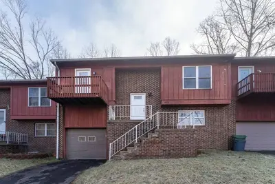 Image de Cozy 3br townhouse near Wvu, Hospitals, Interstate