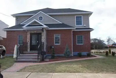 Image de 3 Bedroom Renovated Model House