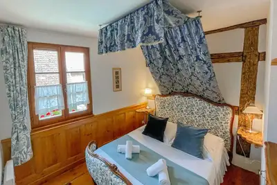Image de La Maison Bleue - Historic house in the heart of Riquewihr. \"Le Hérisson\" 2 guest flat