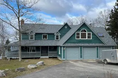 Image de Oceanfront - Tranquil 4-bedroom, 3. 5 bath Deer Isle home with fiber Internet, Ac