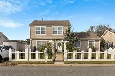 Image de Bayside House Near Cape May with Hot Tub