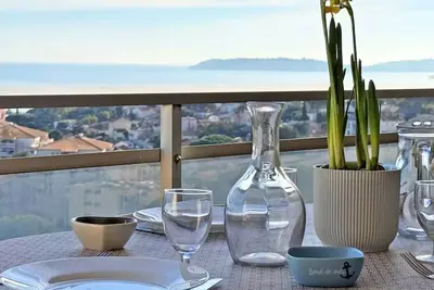 Image de Studio cabine 3 personnes - Vue mer - Climatisation - Piscine et tennis résidence - WiFi - Sainte Maxime