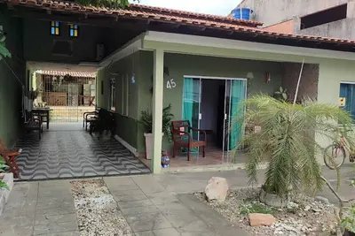 Image de Large house in the center of Araruama with swimming pool - perfect for groups and families!
