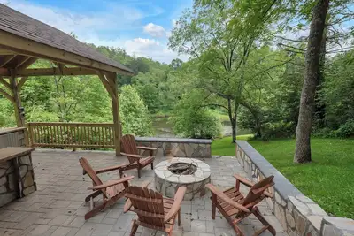 Image de Sit n Ponder Dog-Friendly Log Cabin