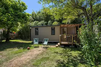 Image de Mobil-Home Premium O'Hara 31m² (2ch-4pers) + Terrasse semi-couverte + Clim + Lv + Tv 4 personnes