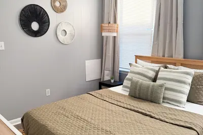 Image de Charming 2-bedroom house with WiFi, Ac in Fairfield