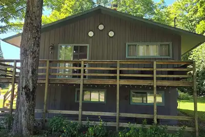 Image de Four Seasons Lake House Between Marquette and Houghton: Paradise on Petticoat!