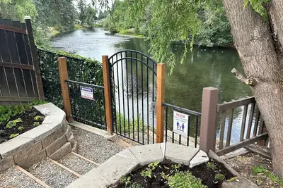 Image de Waterfront Oasis-3br Home-River Access + Full Yard