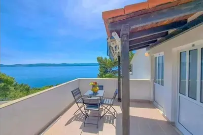 Image de Appartement d'une chambre avec la terrasse et la vue sur le mer Medici, Omis (A-23741-c)