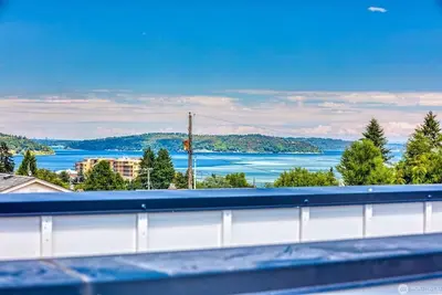 Image de \nUpscale - New Build - Puget Sound View - Ev Home#2