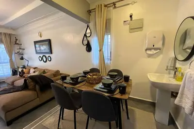 Image de 2 bedroom apartment near the lake