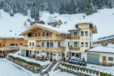 App. Sonnenschein in Ferienhaus Johanna in the Zillertal- close to the ski slopes and hiking area