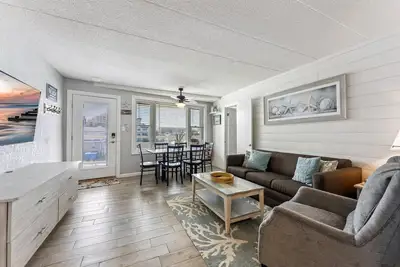 Image de 9103 Atlantic Ave, Unit 204