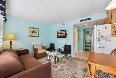 Image de 7203 Atlantic Ave, Unit 302