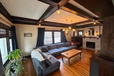 Image de Stunning craftsman with Pizza Oven, Hot tub, Ev charging, Gym and Game Room