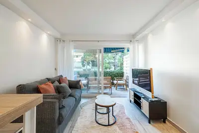 Image de Appartement rénové avec parking et terrasse - Palm Beach