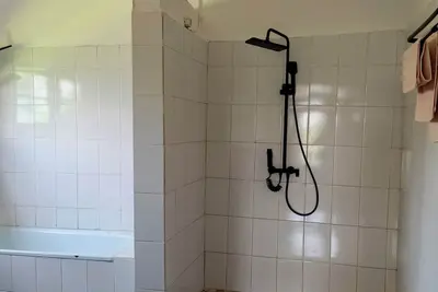 Charming 4-bedroom bed & breakfast in amazing Kigali with fitness room, WiFi