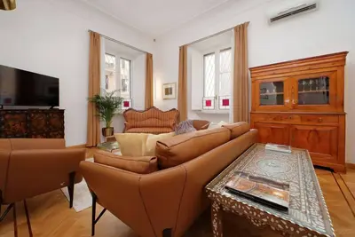 Image de TreasureRome Adriana Charme 4br