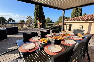 Villa d'exception avec piscine privée et très belle vue mer