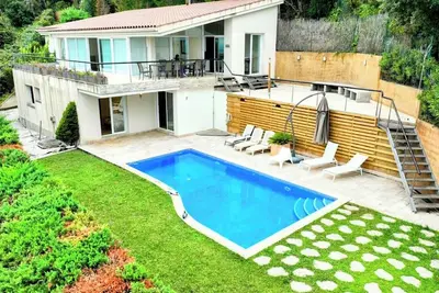 Image de Gorgeous and Serene Villa with Pool and Sea view 😊