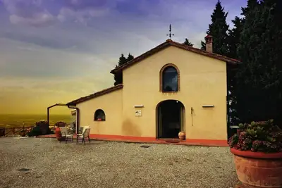 Image de Cottage en Chianti avec Piscine Infinity