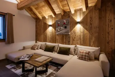 Chalet en triplex pour 14 personnes avec Wifi, parking et terrasse