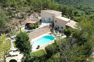 Image de À 25 minutes de Cannes! Villa indépendante dans un domaine privé, vue mer