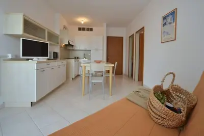 Image de Appartement de vacances rénové avec vue sur la mer