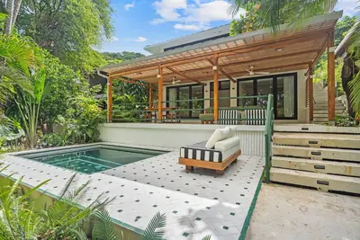 Image de True Beachfront Villa - New Reno - Private Pool