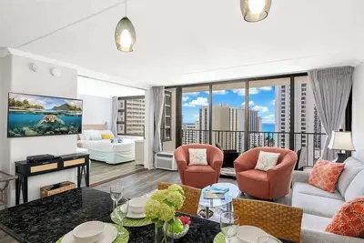 Image de Waikiki condo w/ ocean view & parking