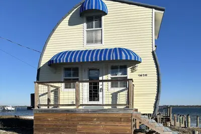 Image de Cutest 2-bedroom house on the Bay with access to the gulf across the street