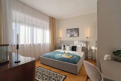 Image de Vibrant & Spacious 3br Condos on Amzei Square
