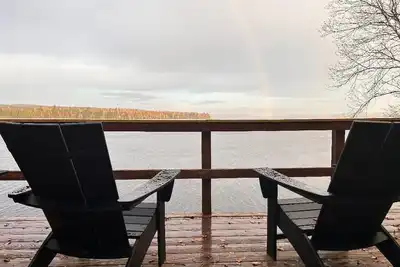 Image de The Crooked Nook 2-bedroom waterfront cabin in brilliant Rockwood with WiFi