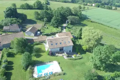 Image de Magnifique grange convertie avec piscine en pleine campagne, superbes vues